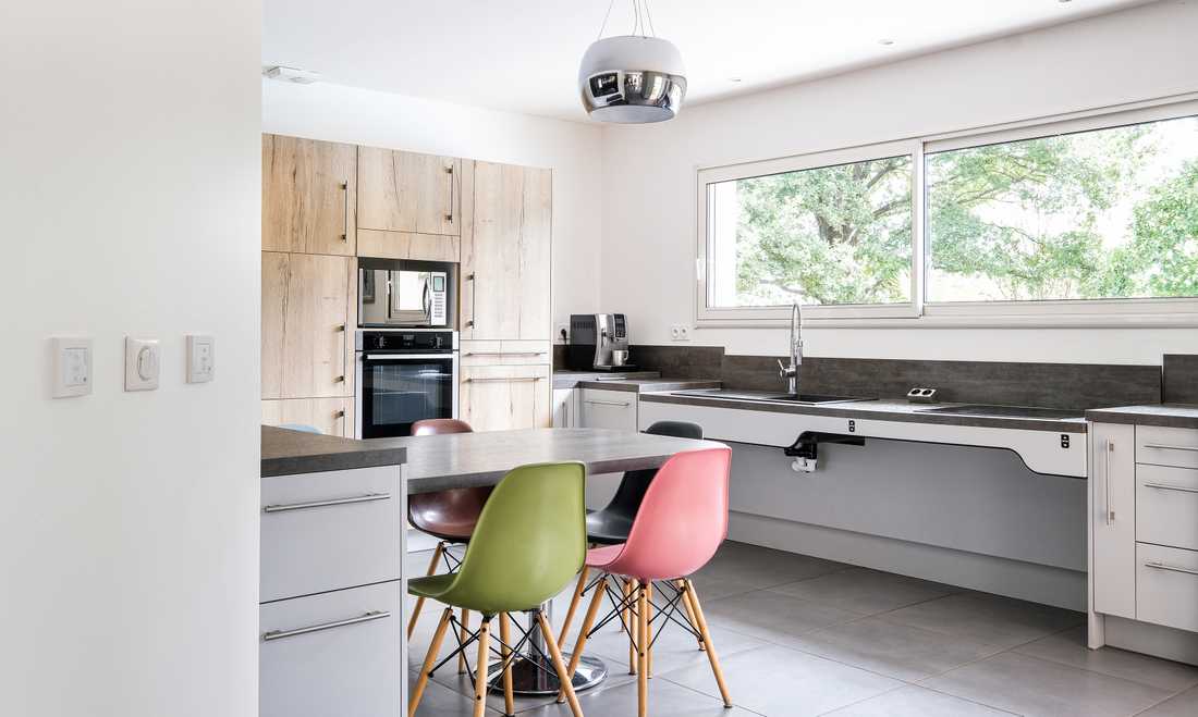 Design of a kitchen accessible to people with disabilities and people with reduced mobility (PRM) by an interior designer in Bordeaux